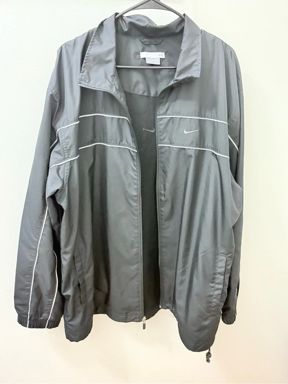 Nike Men's Full-Zip Lightweight Jacket